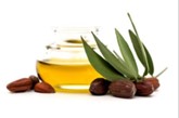 Jojoba Oil:Rich in vitamins & minerals, it nourishes & strengthens hair while adding shine.