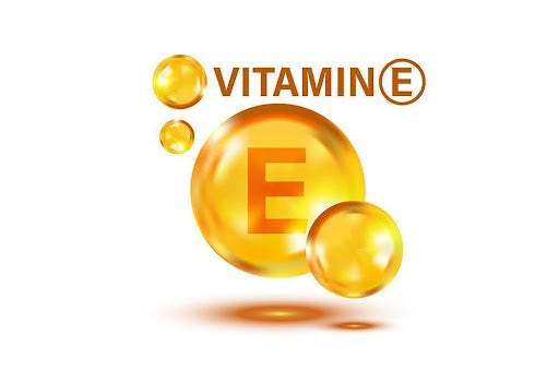 Vitamin E: Vitamin E promotes healthy scalp and contributes to improved hair strength. It also enhances the overall shine of hair.